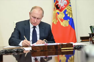 Путин подписал указ о проведении в России Года педагога и наставника
